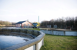 To spildevandstanke ved Gørding Renseanlæg